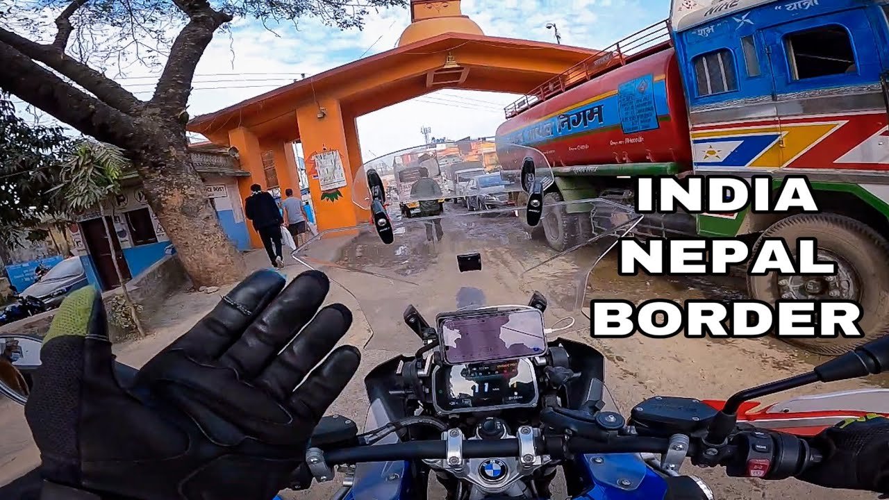 INDIA-NEPAL Border cross karte hi Bike gir gayi 😣 | Ep. 02